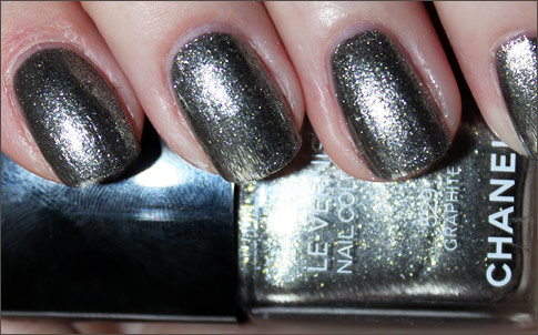 Chanel Graphite nail polish review