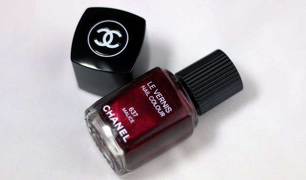 rouge noir chanel nail polish